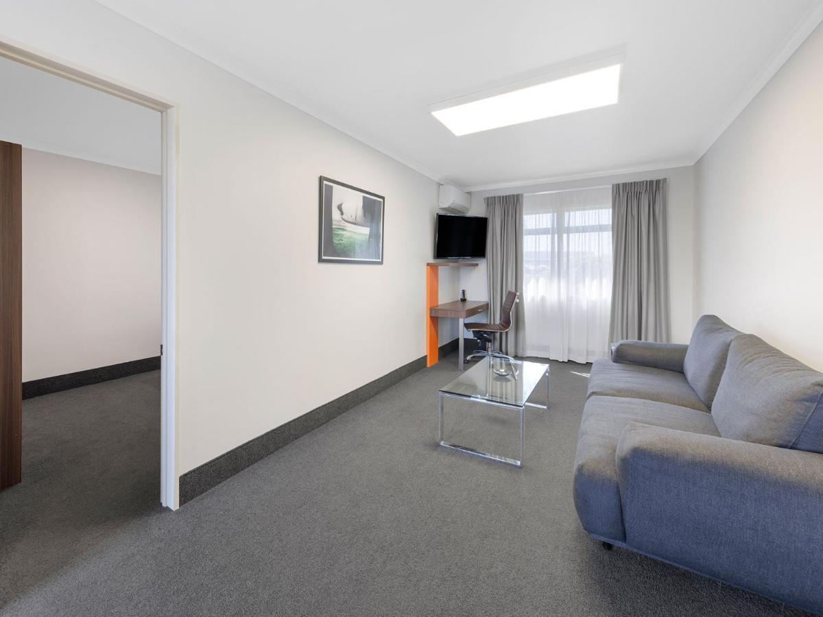 Отель Jetpark Hamilton Airport New Zealand Rukuhia Экстерьер фото